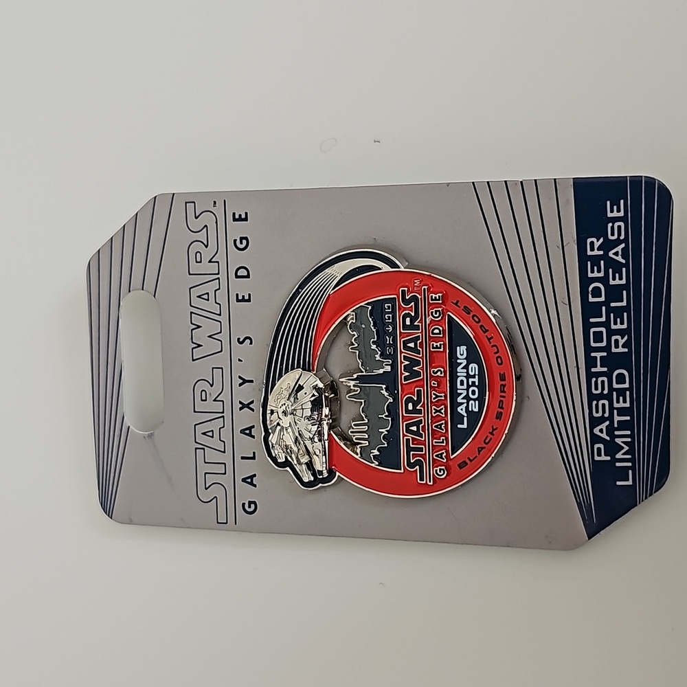 Disney Passholder Star Wars Galaxy's Egde pin